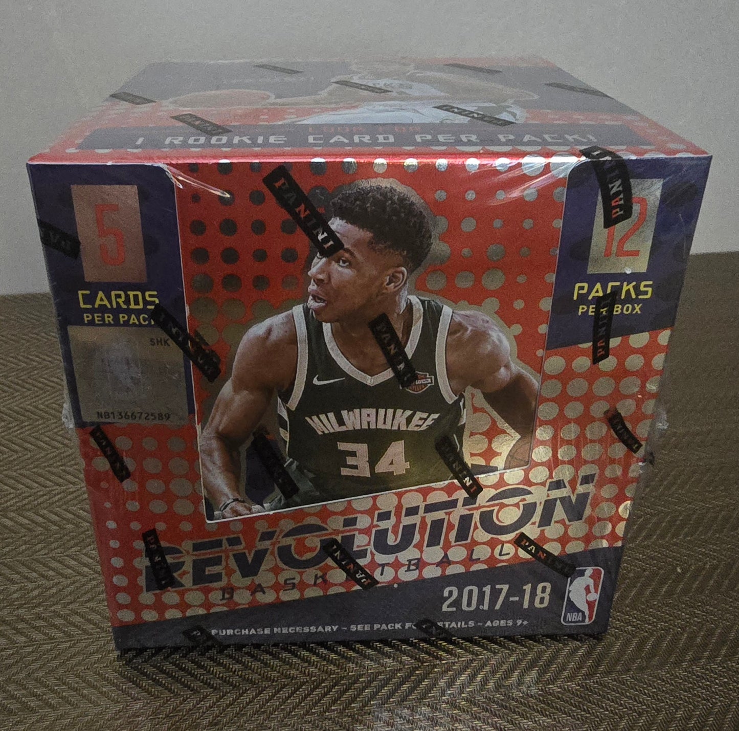 2017-18 Panini Revolution Cartes Basketball NBA Chinese New Year Box