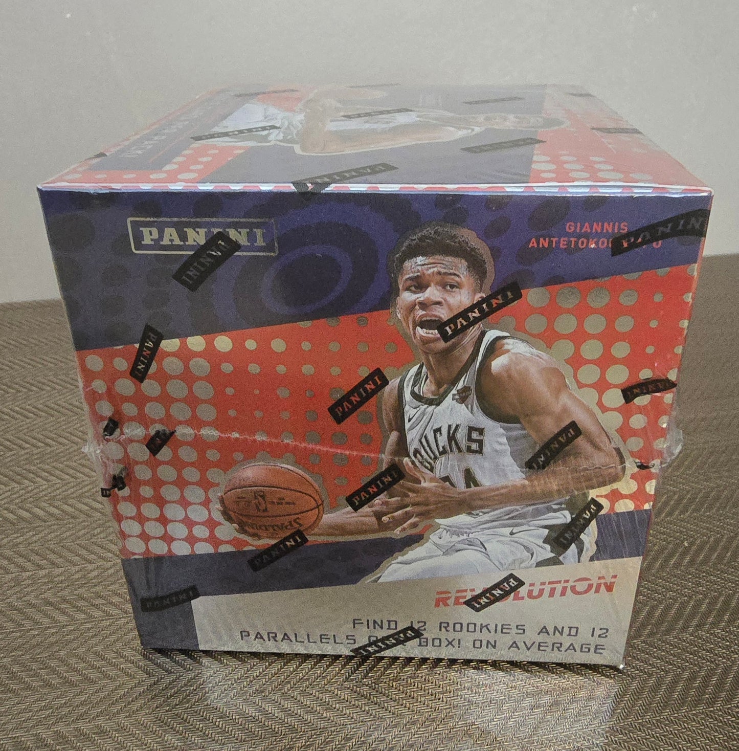 2017-18 Panini Revolution Cartes Basketball NBA Chinese New Year Box