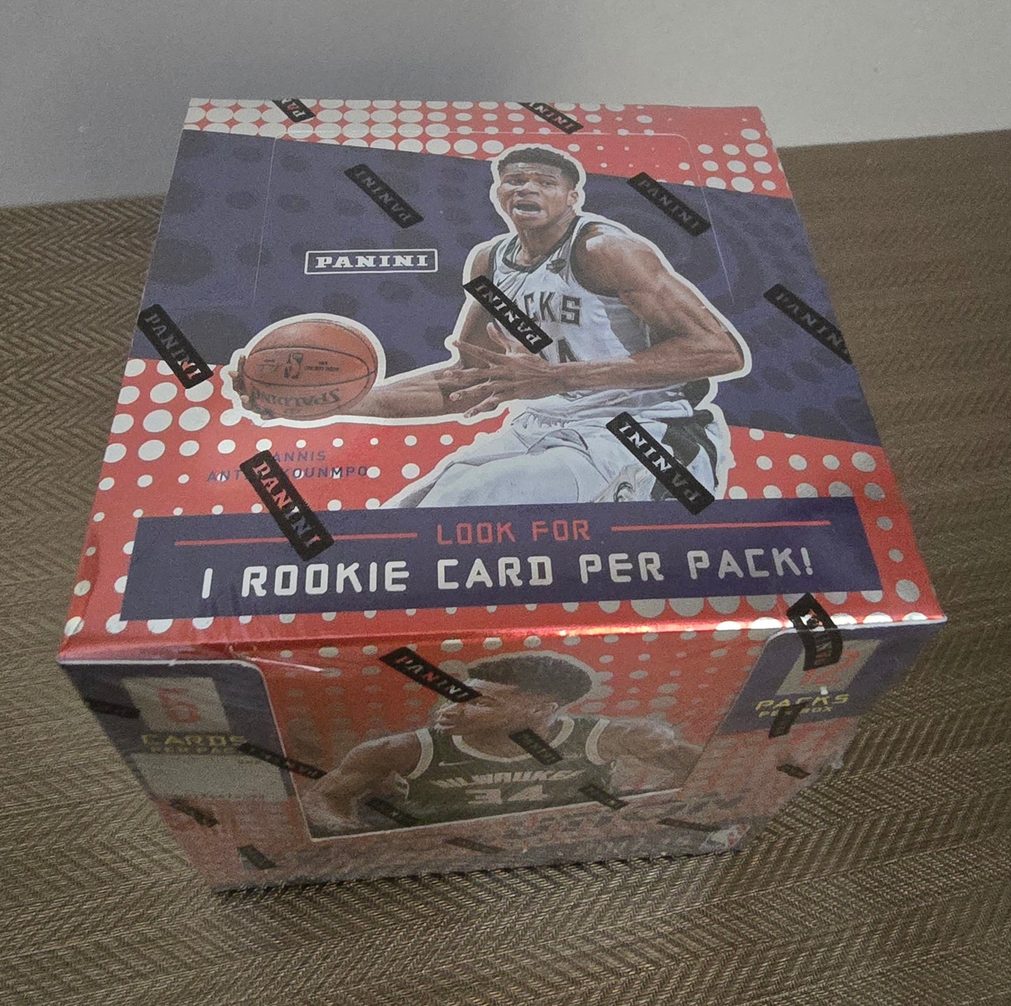 2017-18 Panini Revolution Cartes Basketball NBA Chinese New Year Box