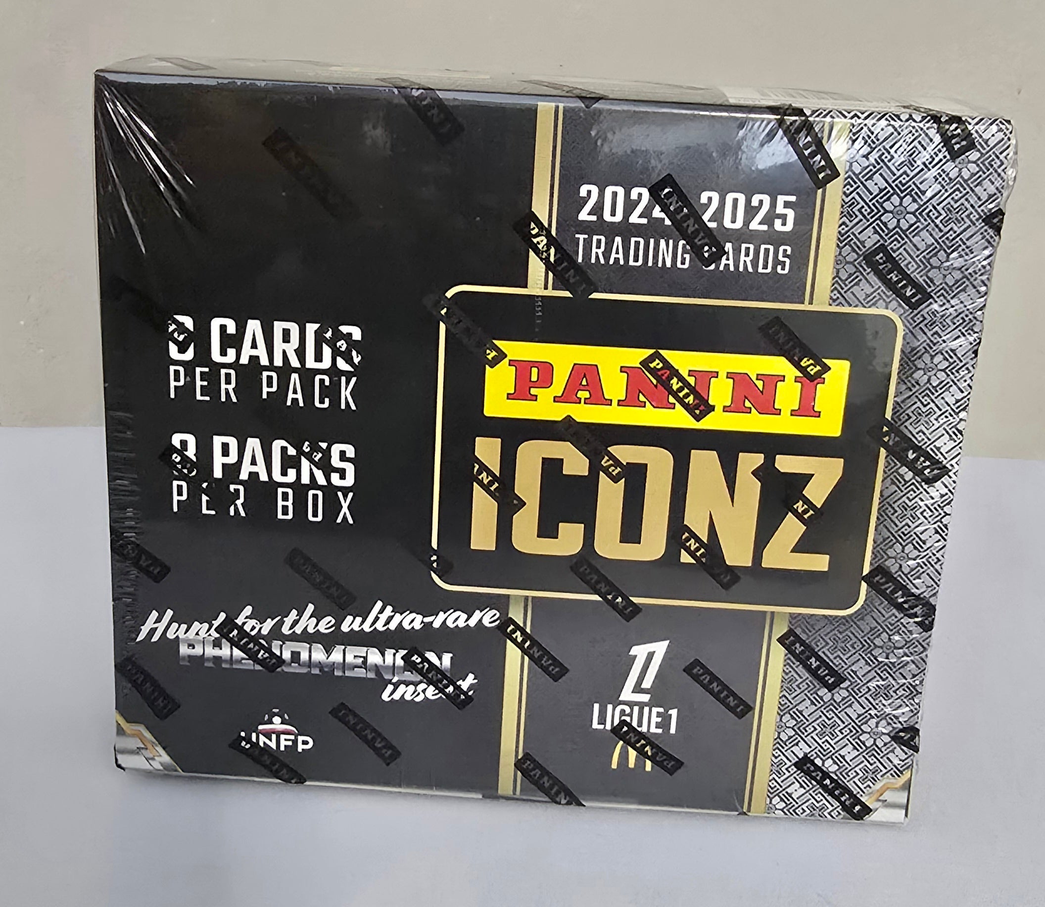 2024-25 Panini Iconz Cartes Soccer Box