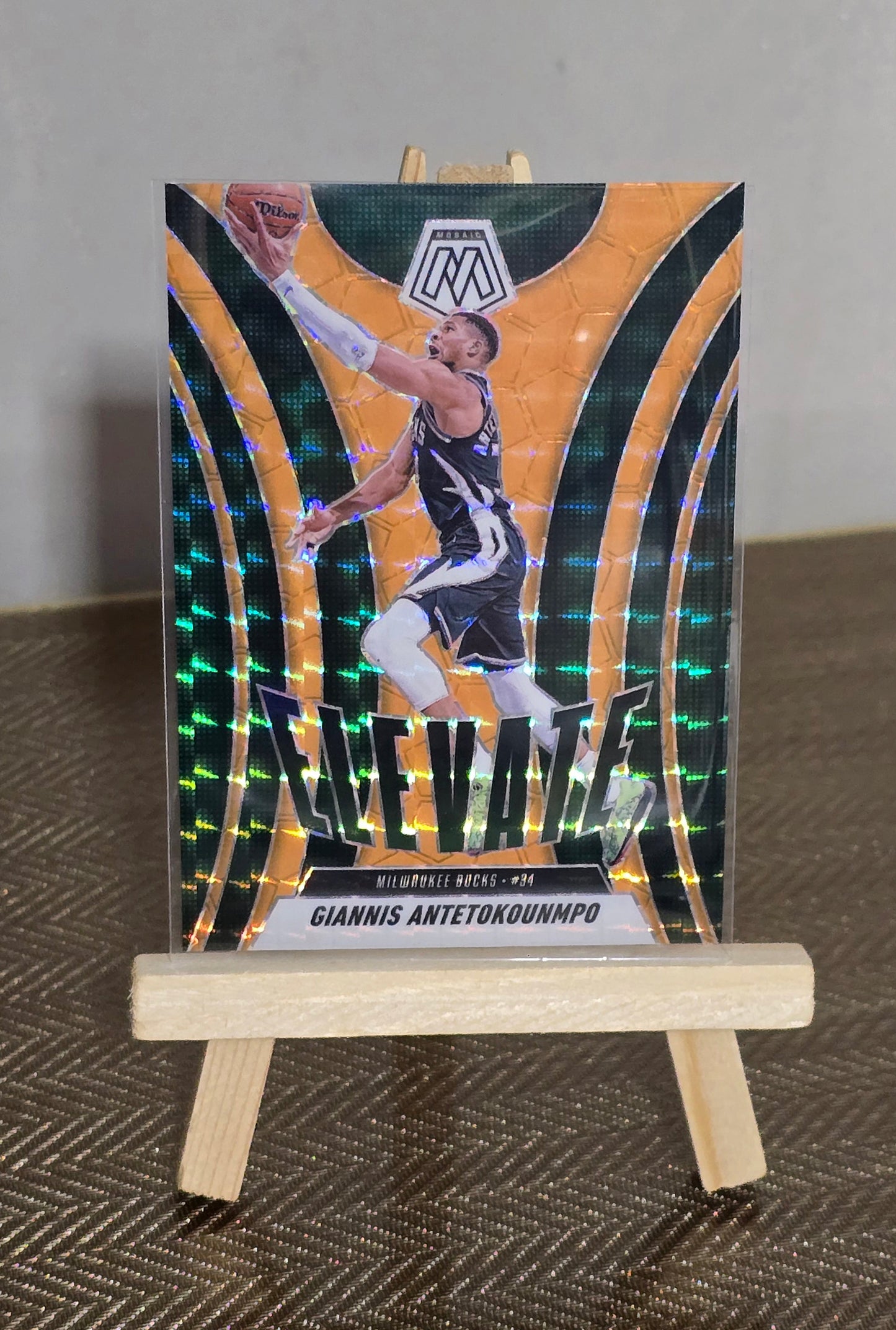 2024-25 Panini Mosaic Basketball NBA - GIANNIS ANTETOKOUNMPO - Carte Insert Elevate #24/25 Panini