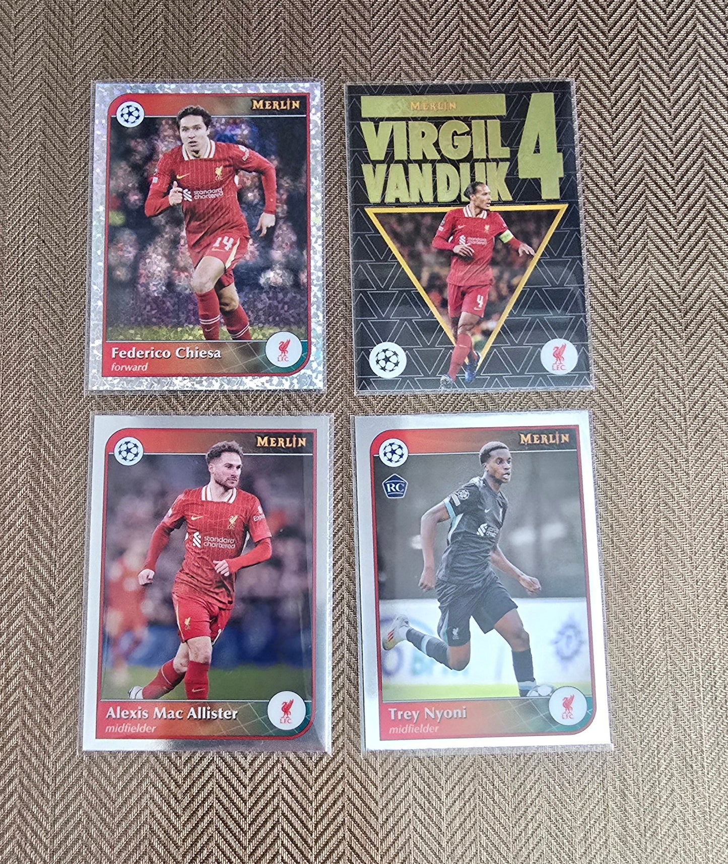 Lot 4 Cartes collection sport Soccer LIVERPOOL