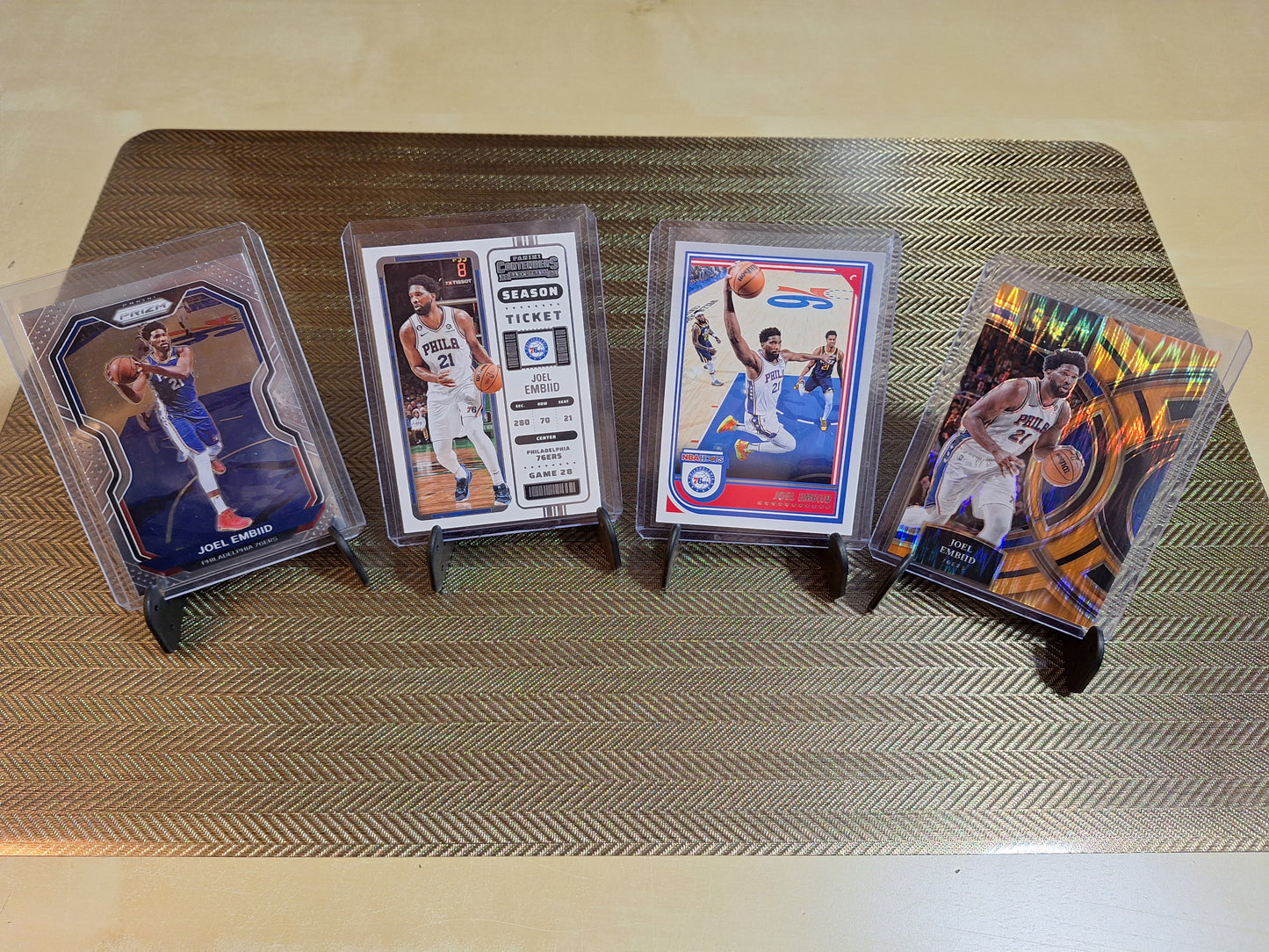 Lot 4 cartes collection sport Basketball JOEL EMBID