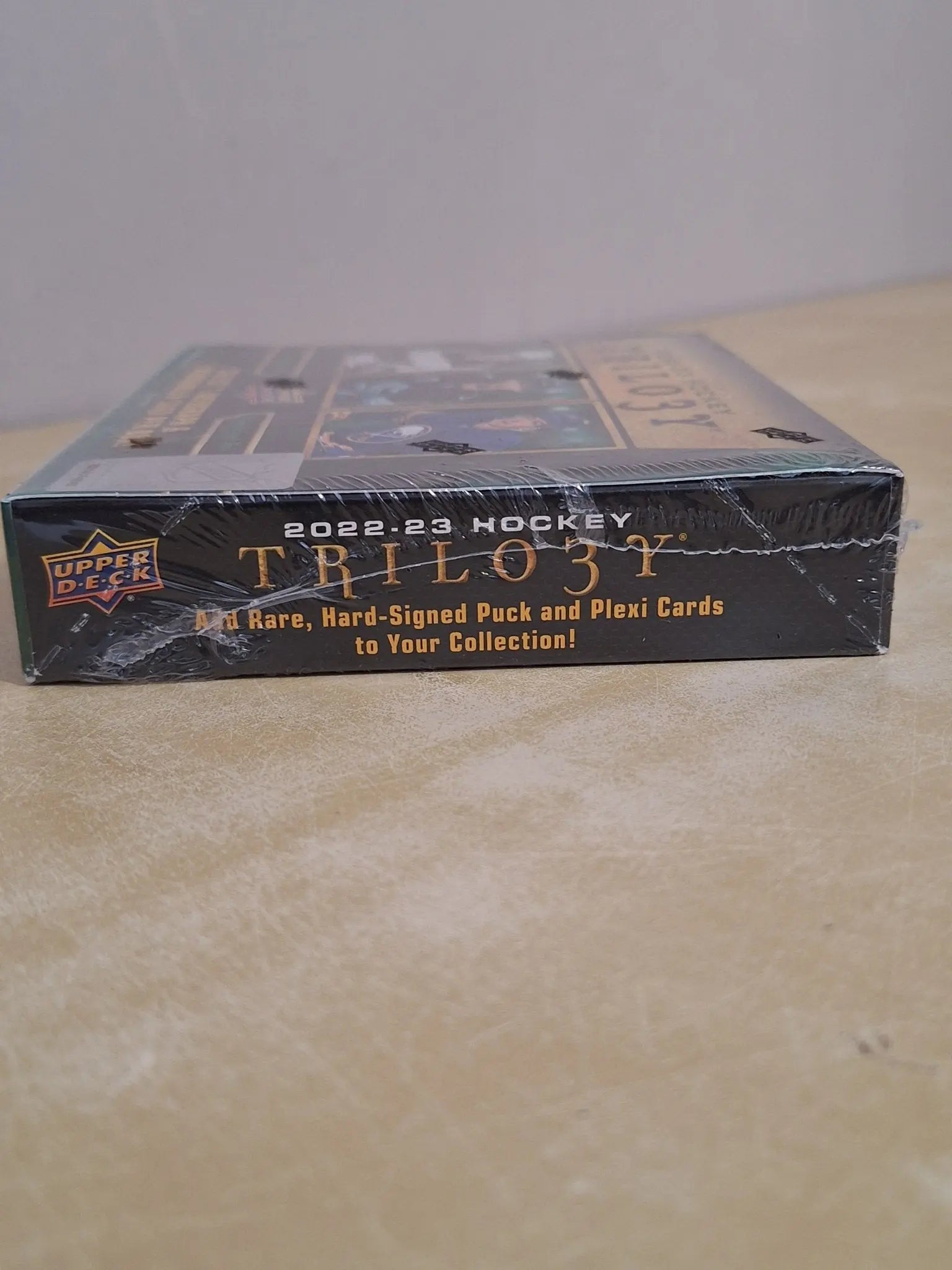 2022/2023 Upper Deck Trilogy Cartes Hockey NHL Hobby Box - TANTEO Cartes & Collections