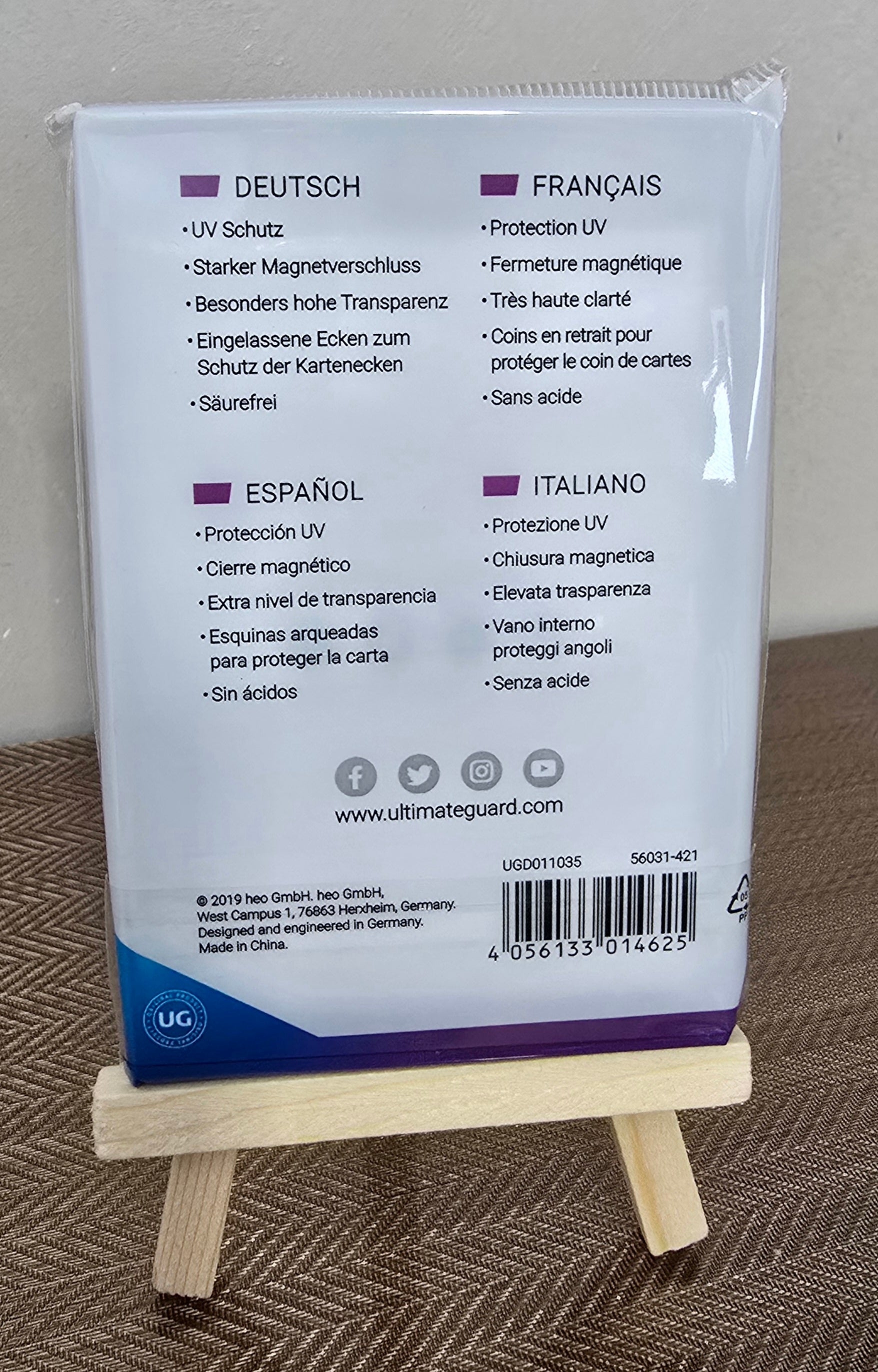 MAGNETIC CARD CASE 100 PT ULTIMATE GUARD