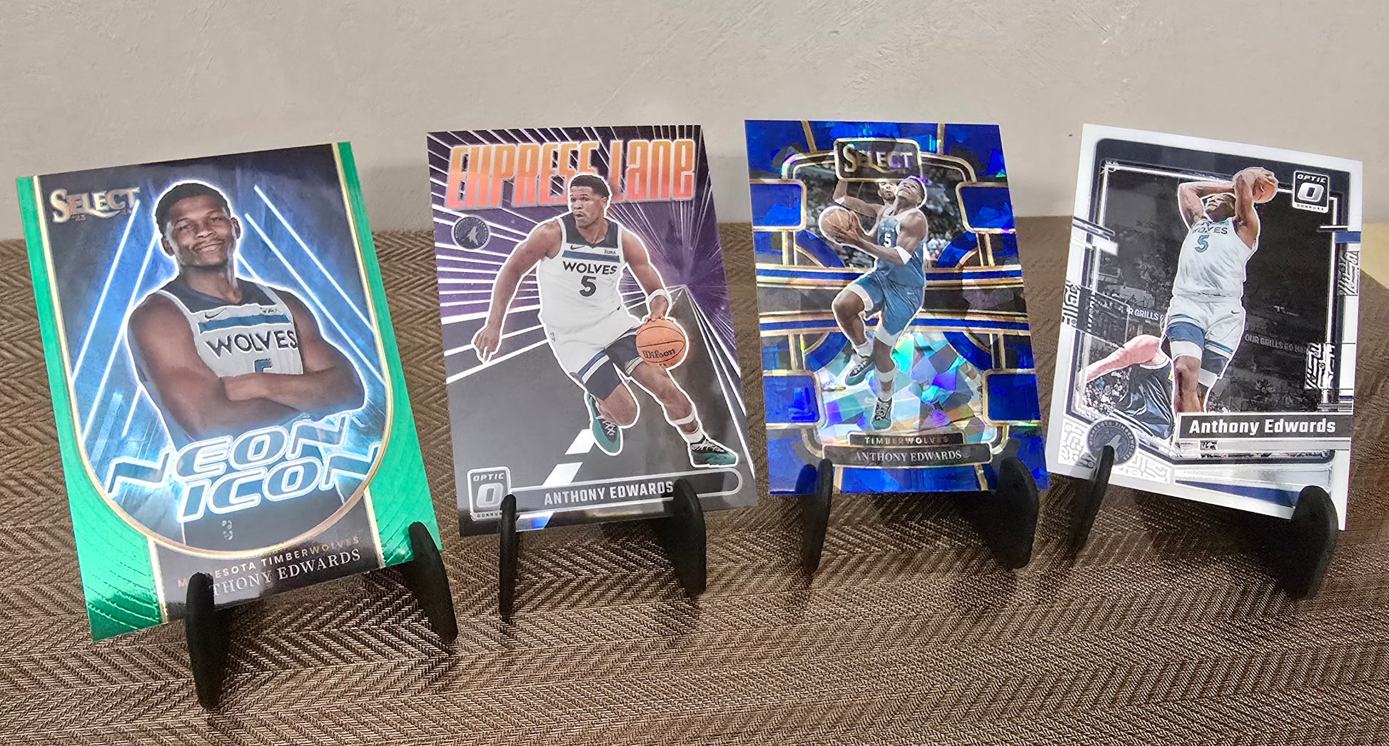 Lot 4 Cartes collection sport Basketball NBA Anthony Edwards