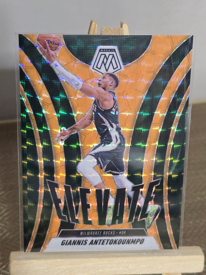 2024-25 Panini Mosaic Basketball NBA - GIANNIS ANTETOKOUNMPO - Carte Insert Elevate #24/25 Panini