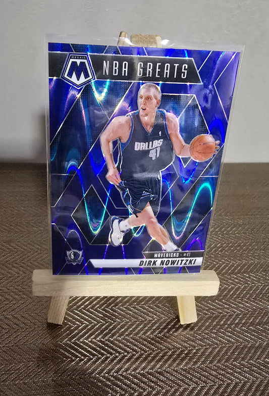 2024-25 Panini Mosaic NBA - DIRK NOWITZKI - Carte numérotée #107/149 Panini