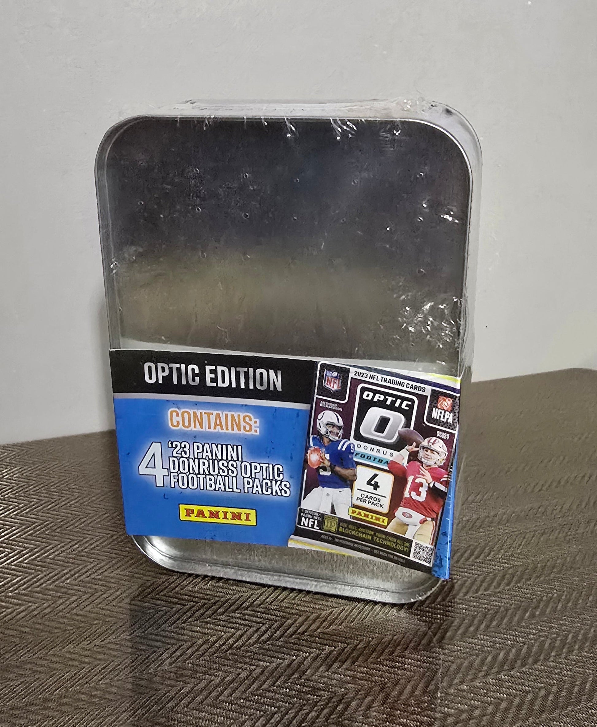 2024 NFL Patrick Mahomes II Champion Cartes Football US Collection Optic Edition MJH Collector Tin MJ HOLDING