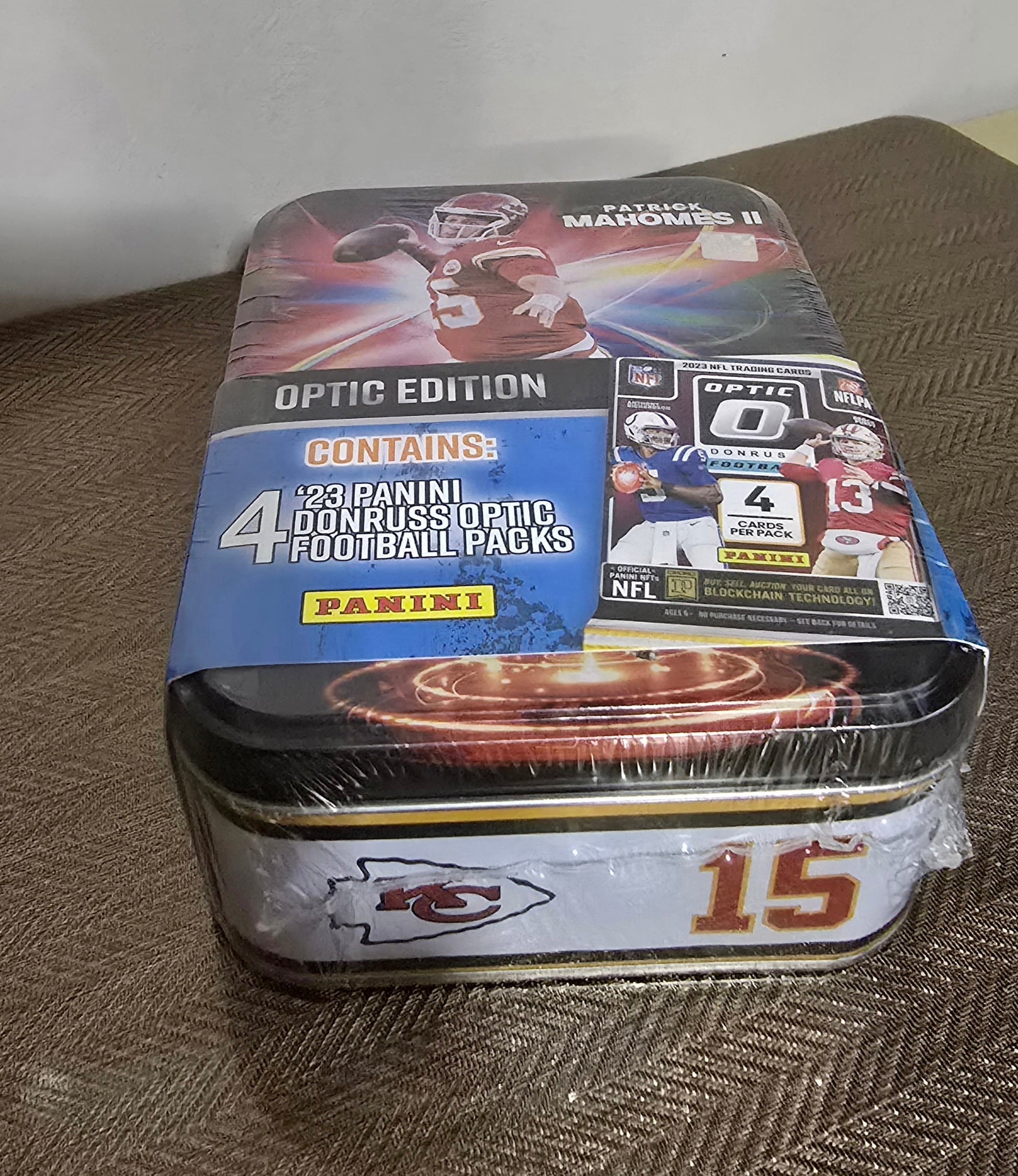 2024 NFL Patrick Mahomes II Champion Cartes Football US Collection Optic Edition MJH Collector Tin MJ HOLDING