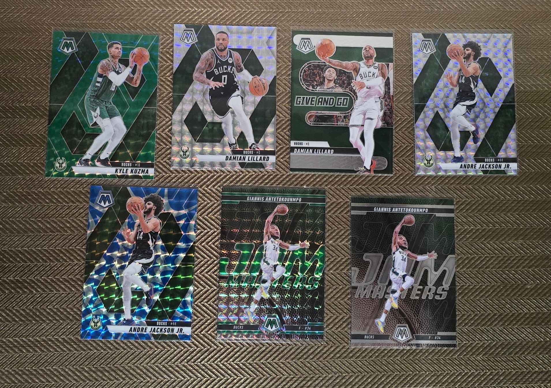 Lot 7 Cartes collection sport Basketball NBA Equipe BUCKS Panini