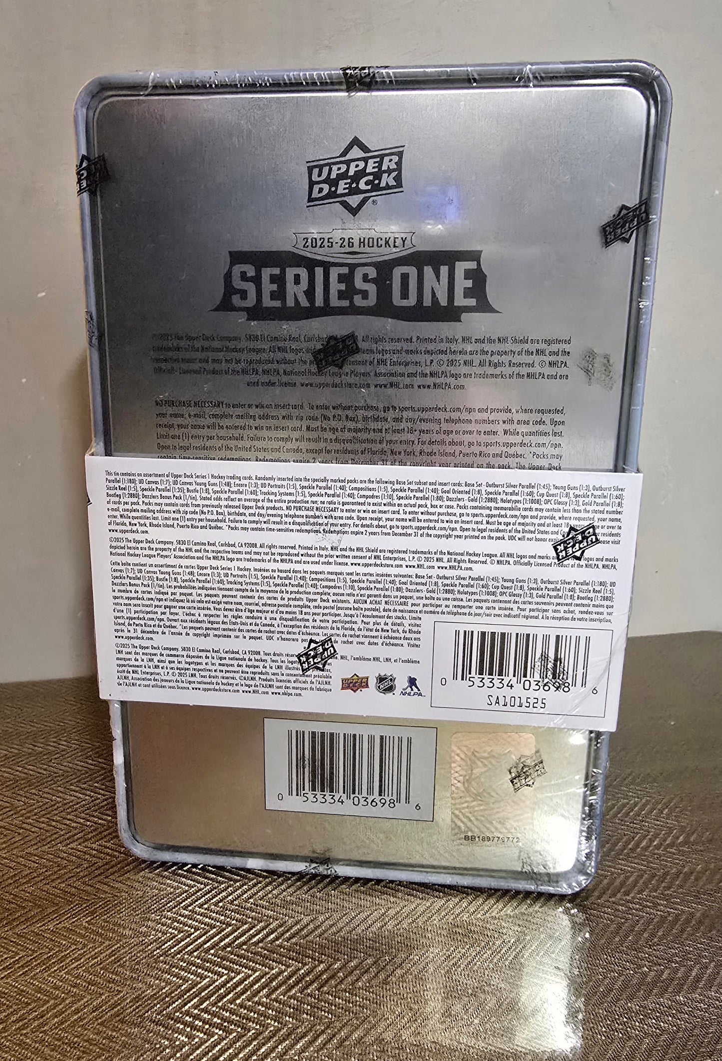 2025-26 Upper Deck Series 1 Cartes Hockey NHL Tin Box