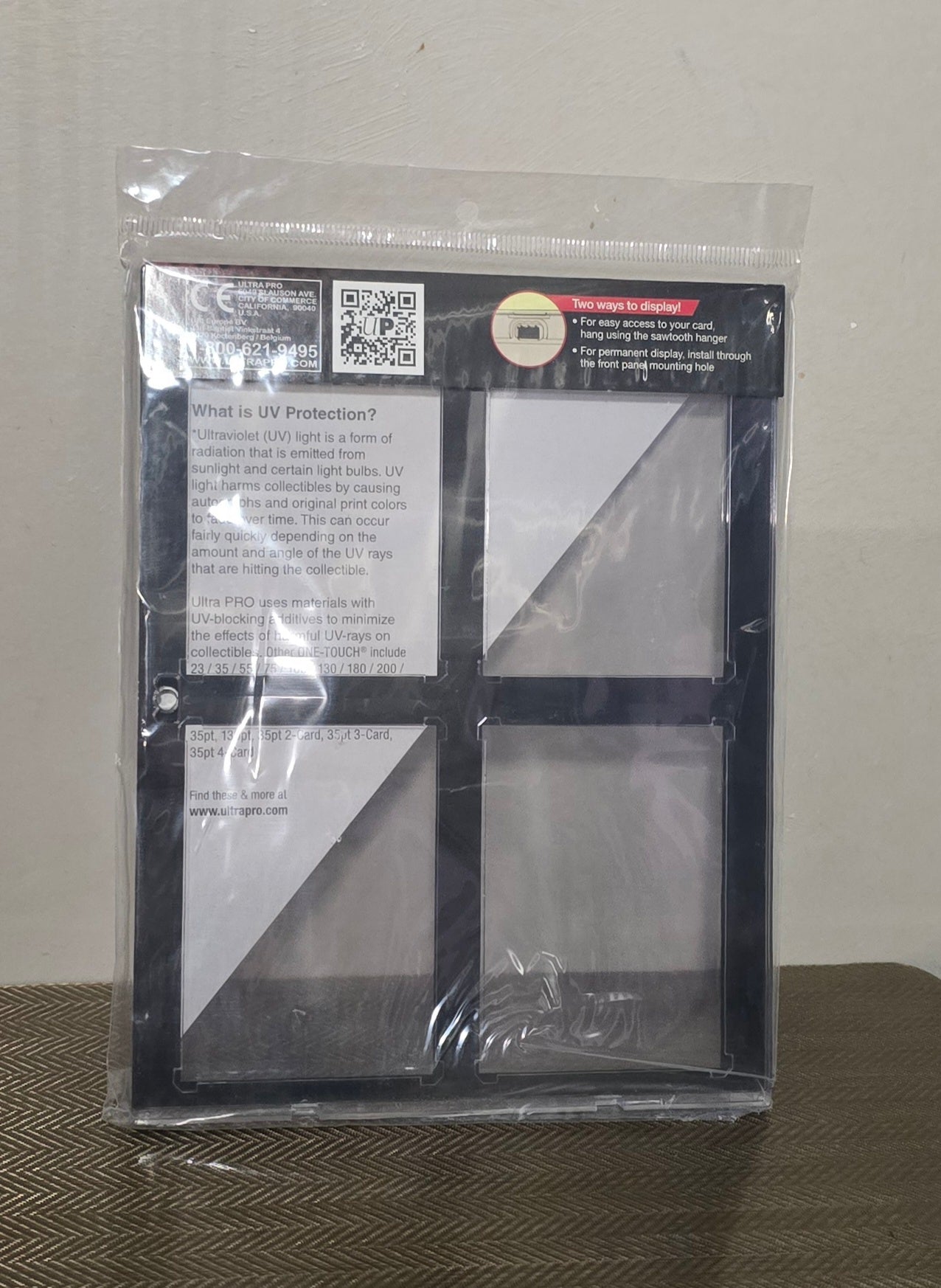 ONE-TOUCH Magnetic Holder - 35PT x 4 Card Black Border UV Ultra Pro