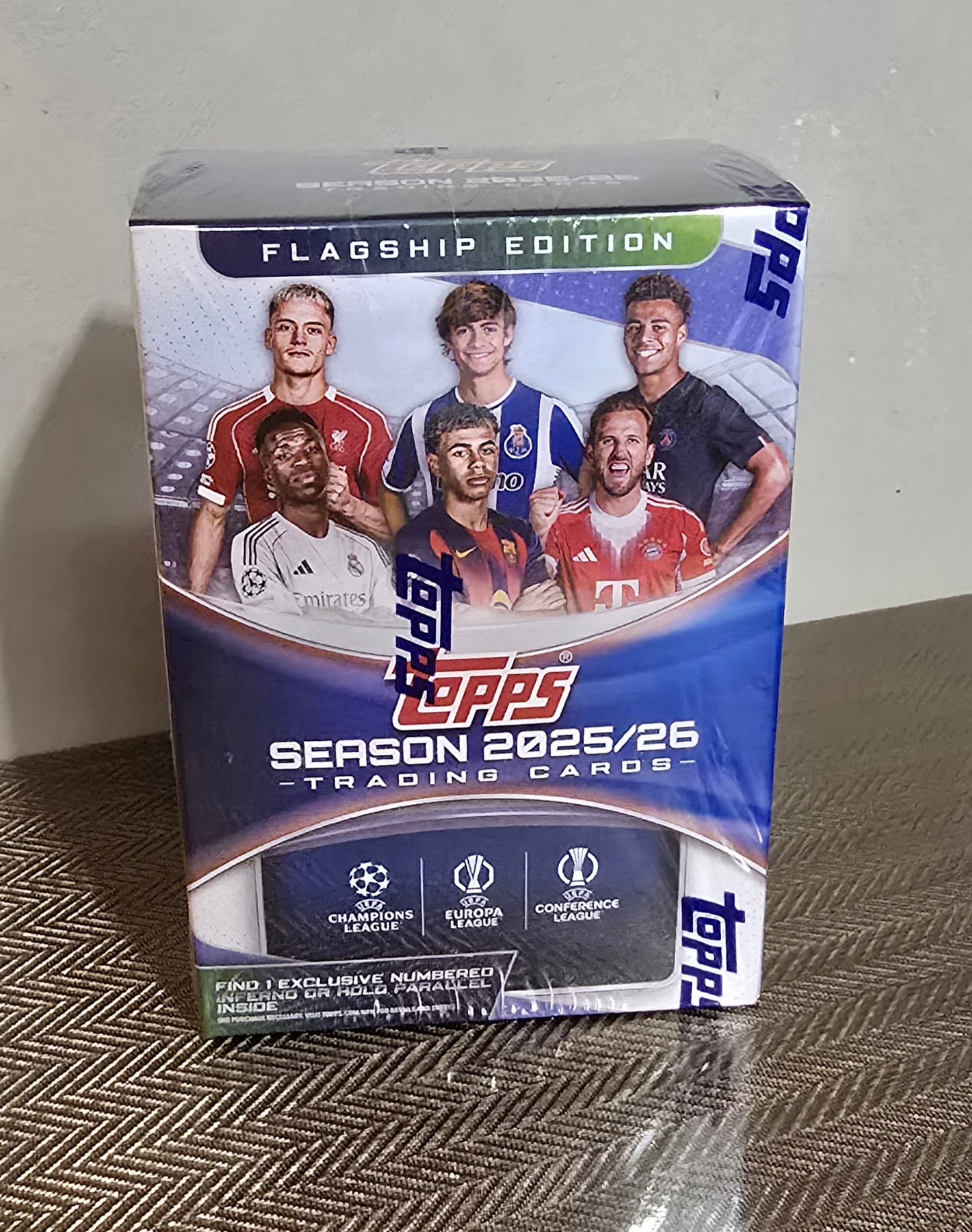 2025-26 Topps UEFA Club Competitions Cartes Foot Soccer Blaster Box