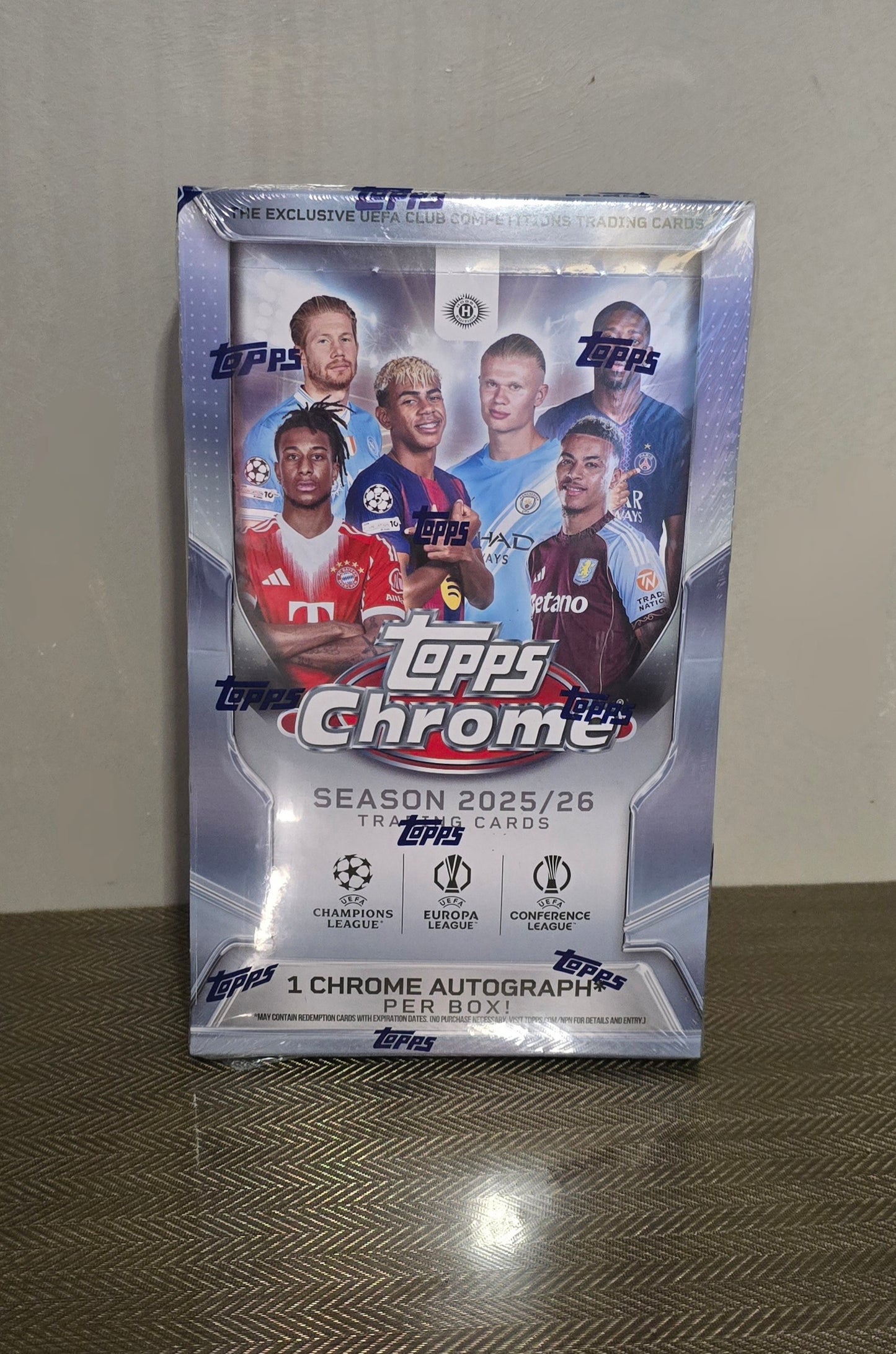 2025-26 Topps Chrome UEFA Club Competitions Cartes Foot Soccer Hobby Box