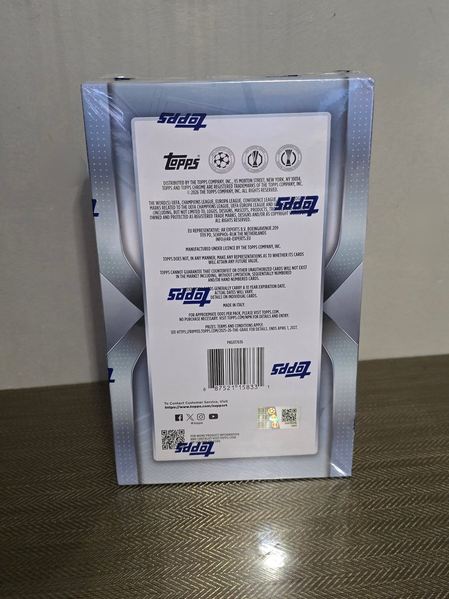 2025-26 Topps Chrome UEFA Club Competitions Cartes Foot Soccer Hobby Box