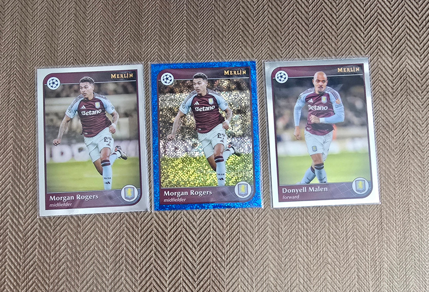 Lot 3 Cartes collection sport Soccer ASTON VILLA (Dont une numérotée 033/150)