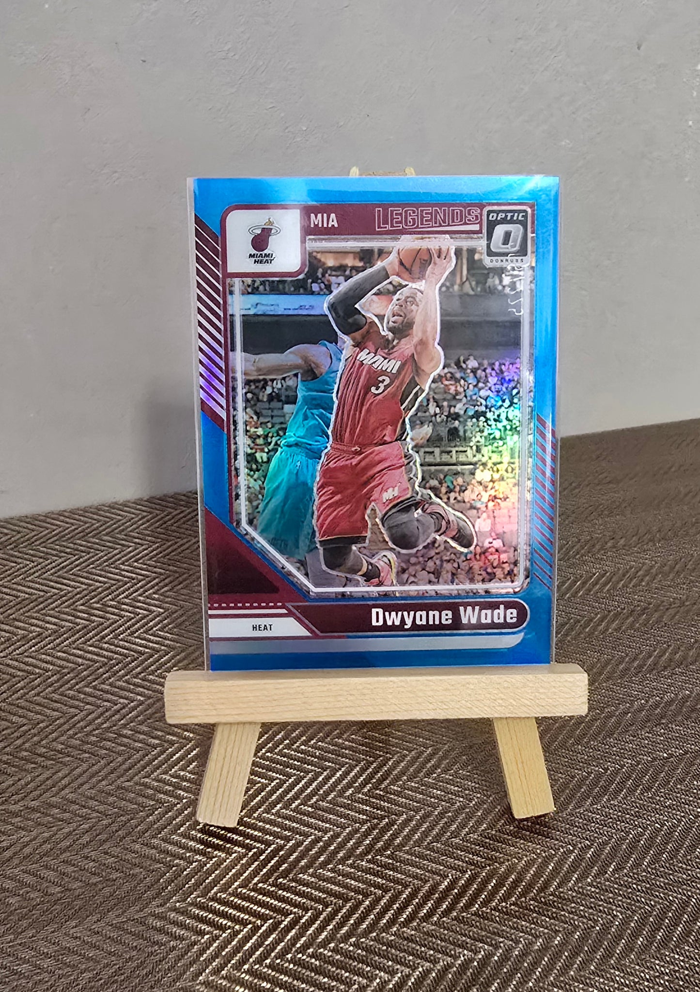 Carte numérotée # 110/225 collection sport Basketball NBA DWYANE WADE