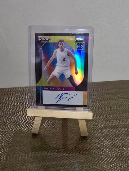 Carte Autographe numérotée #12/20 collection sport Basketball NBA NIKOLA JOVIC