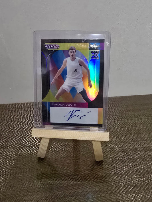 Carte Autographe numérotée #12/20 collection sport Basketball NBA NIKOLA JOVIC