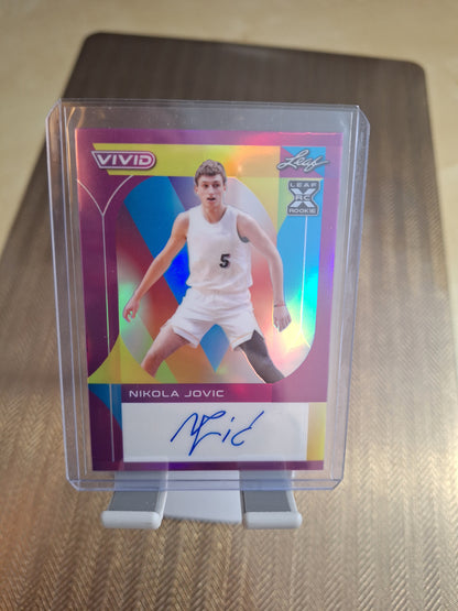 Carte collection Basketball Auto NIKOLA JOVIC #Leaf Vivid 2023 2/5