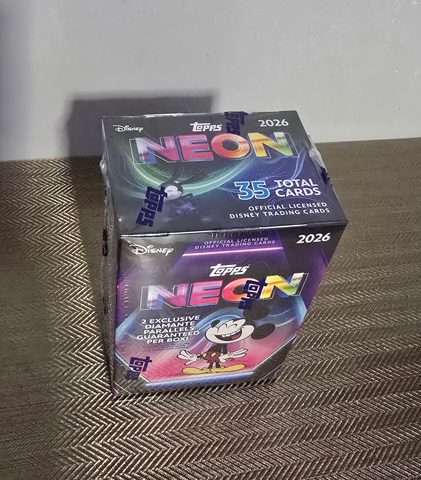 2026 Topps Cartes Disney Neon Blaster Box