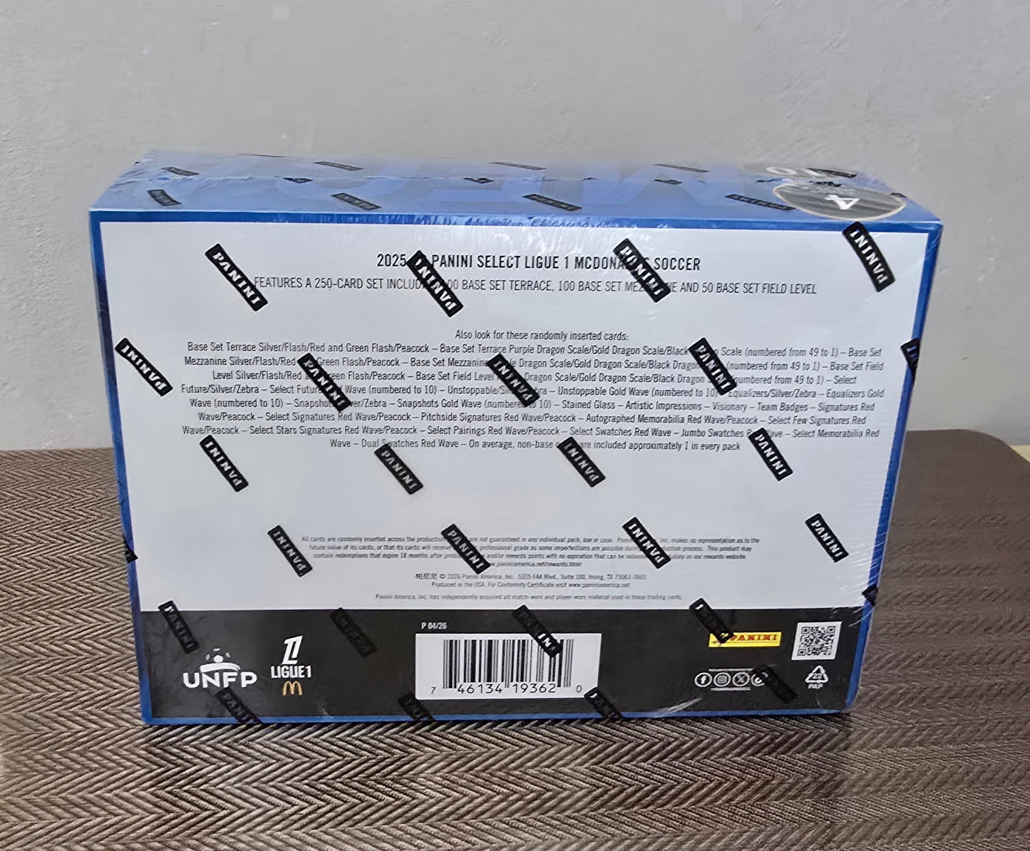 2025-26 Panini Select Ligue 1 Cartes Soccer International Hobby Méga Box