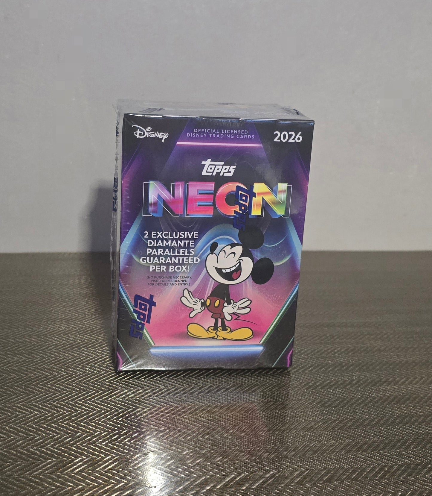 2026 Topps Cartes Disney Neon Blaster Box